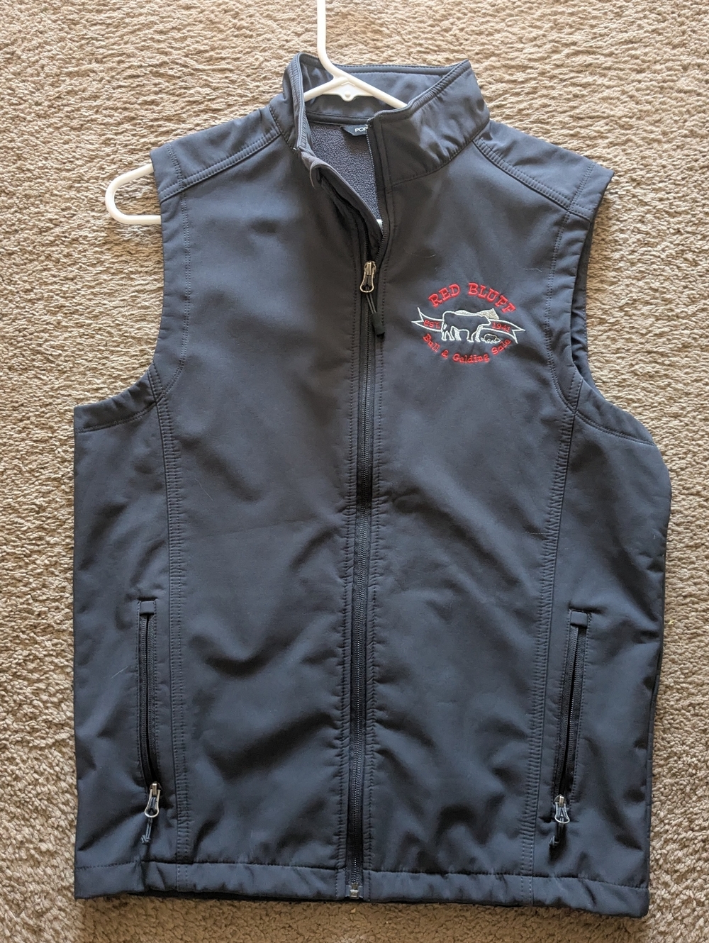 Red Bluff Bull & Gelding Sale Collared Vest